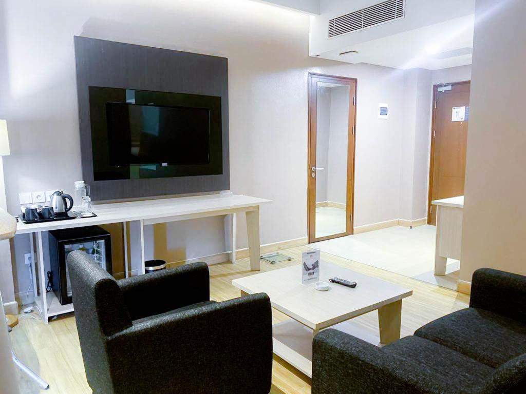 Hotel Harper Palembang By Aston Exterior foto