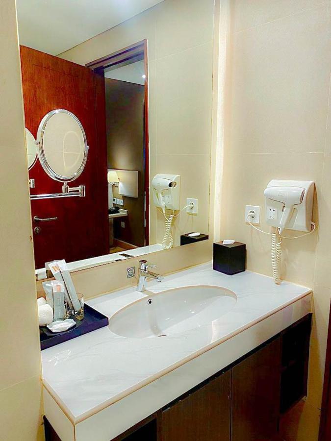 Hotel Harper Palembang By Aston Exterior foto